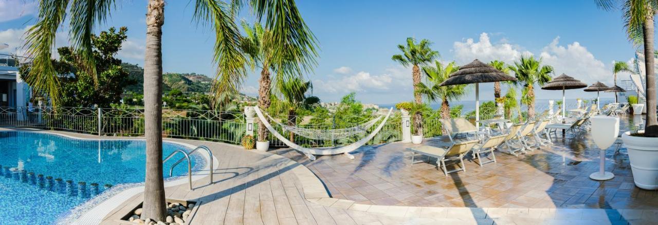 Residence Porto Ulisse Parghelia Kültér fotó