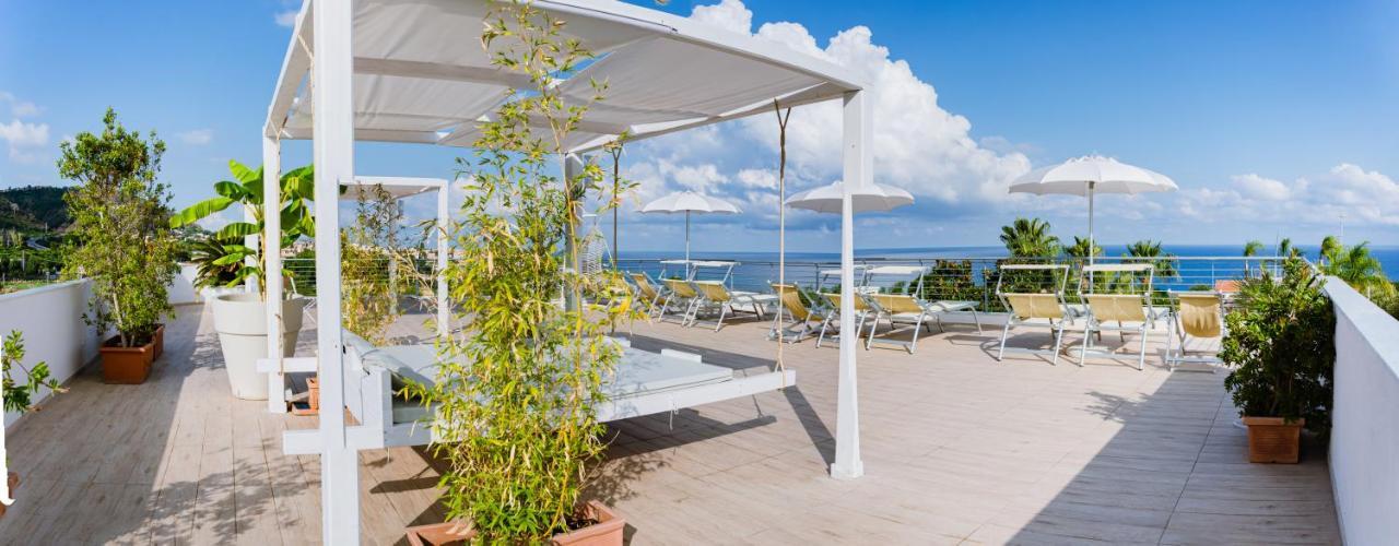 Residence Porto Ulisse Parghelia Kültér fotó