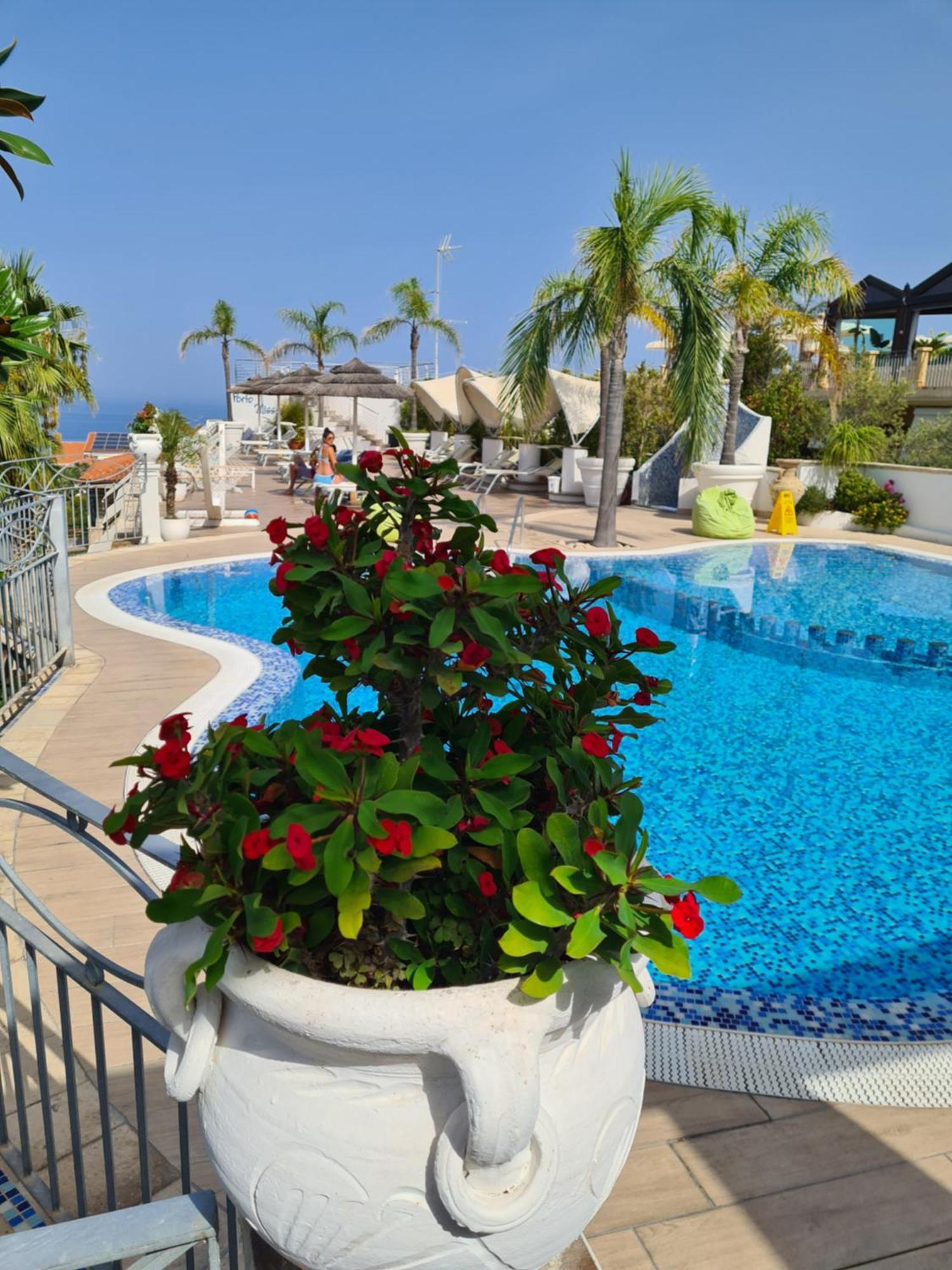 Residence Porto Ulisse Parghelia Kültér fotó