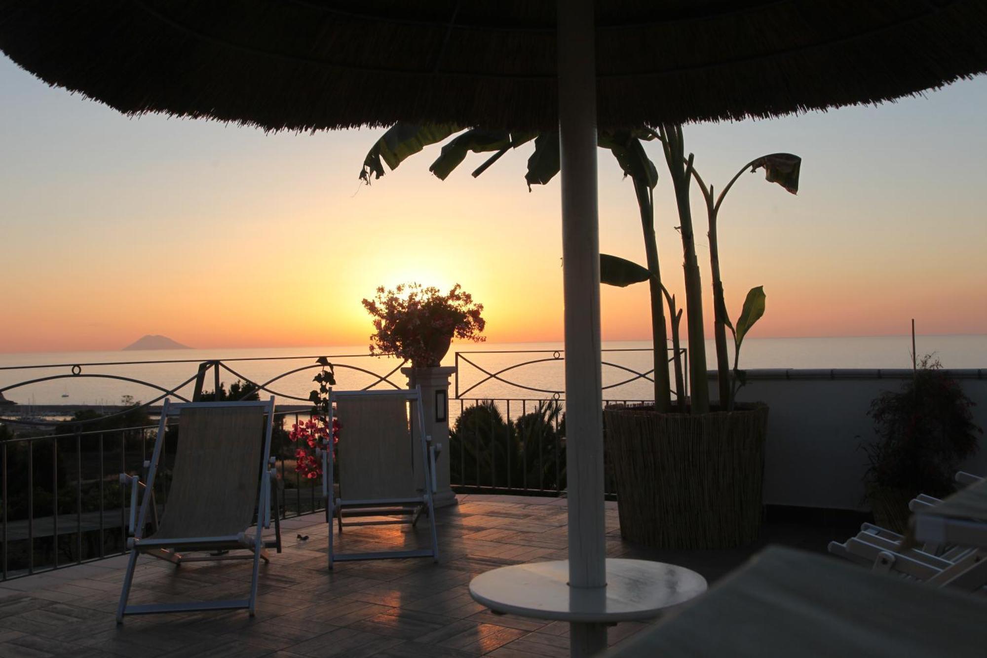 Residence Porto Ulisse Parghelia Kültér fotó