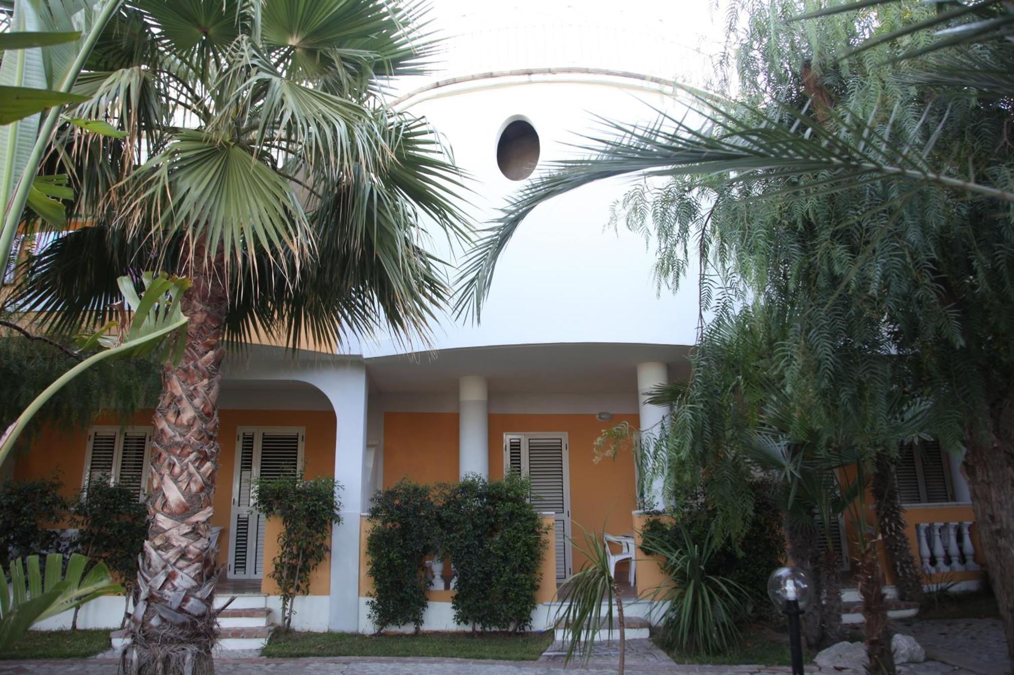Residence Porto Ulisse Parghelia Kültér fotó